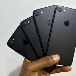 𝚒𝙿𝚑𝚘𝚗𝚎 7 𝚞𝚗𝚕𝚘𝚌𝚔𝚎𝚍 𝚠𝚒𝚝𝚑 𝚠𝚊𝚛𝚛𝚊𝚗𝚝𝚢