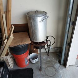 LARGE TAMALE POT AND GAS BURNER 