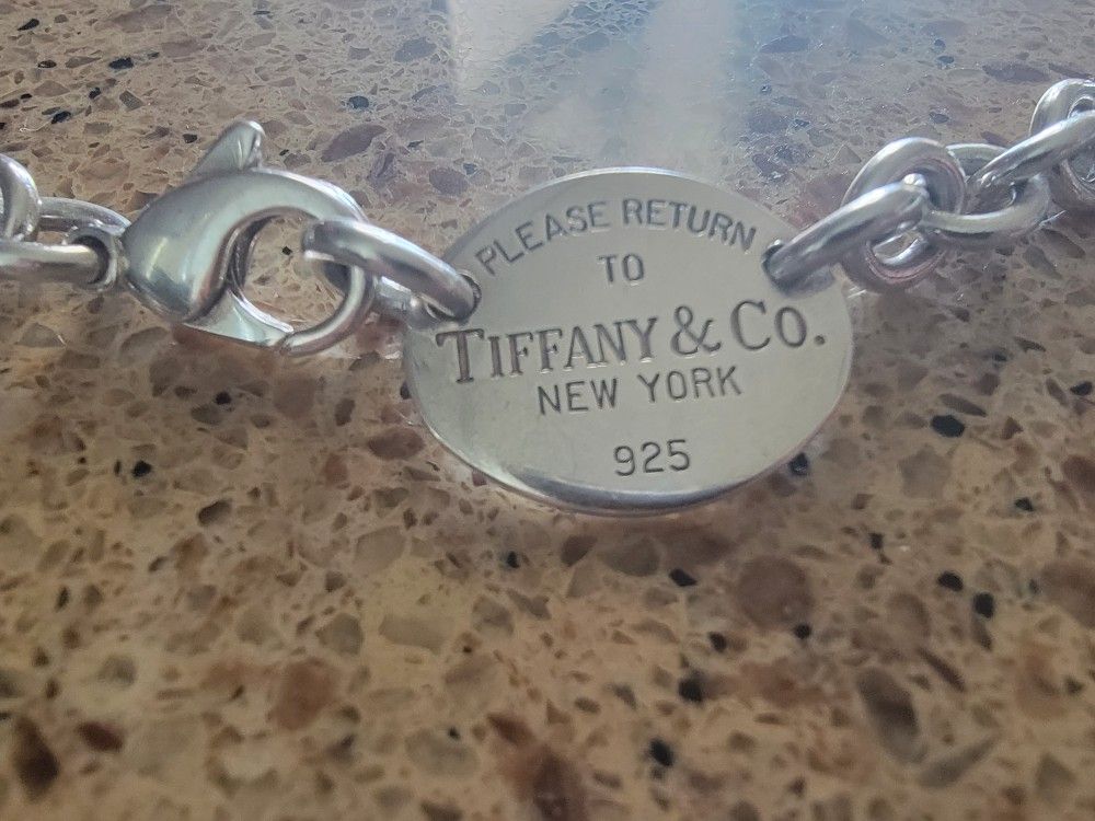 Tiffany Choker