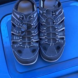 Eddie Bower Sandals. Size. 9M