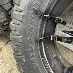 nitto tires  whit rims 20 size  used