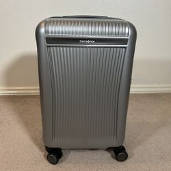 ✈️ Samsonite Blackstone 22" Carry-On Spinner - Grey (Pristine)