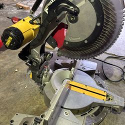Miter Saw 12” Dewalt 