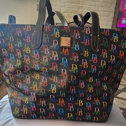 Dooney Bourke 
