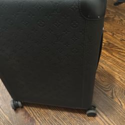 Louis Vuitton Roller Luggage Carry On 