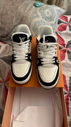 Louie Vuitton Trainer Sneakers (Black/White)