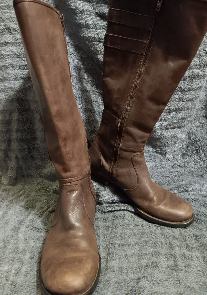 Born Boots. Chocolate Brown. 8½