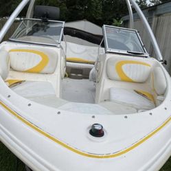 2004 Glastron 19.5 Wake Boat 