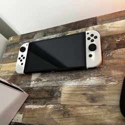 Nintendo Switch Oled + Accessories + 3 Games 