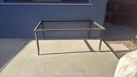 Outdoor dining table FREE