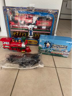 Walt Disney World Railroad Train Set #60080 Tested Works. Good Condition.