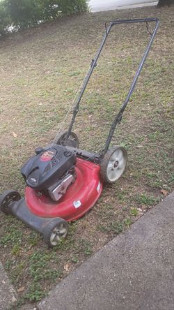 675 yard machine lawnmower 190 cc works perfect