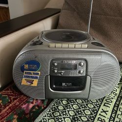 Aiwa Cd/Radio/Tape Player 