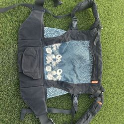 Beco baby carrier floral print
