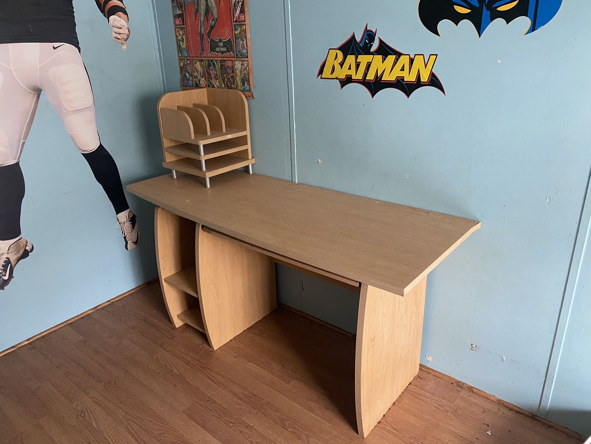 Nice Desk!!