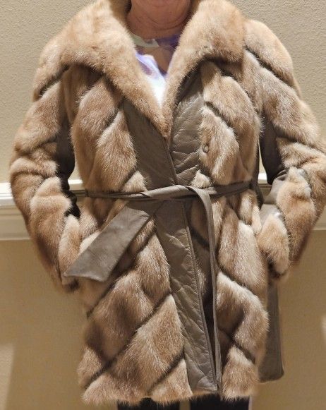 MINT CANADIAN PASTEL MINK FUR & LEATHER COAT JACKET WOMEN WOMAN SIZE  MEDIUM