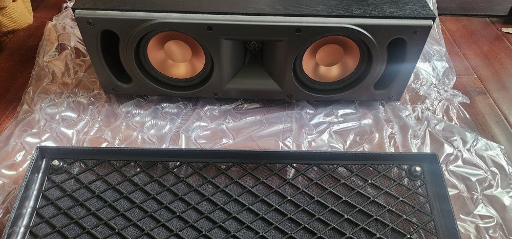 Klipsch Speakers, 2 Towers and Center Speaker