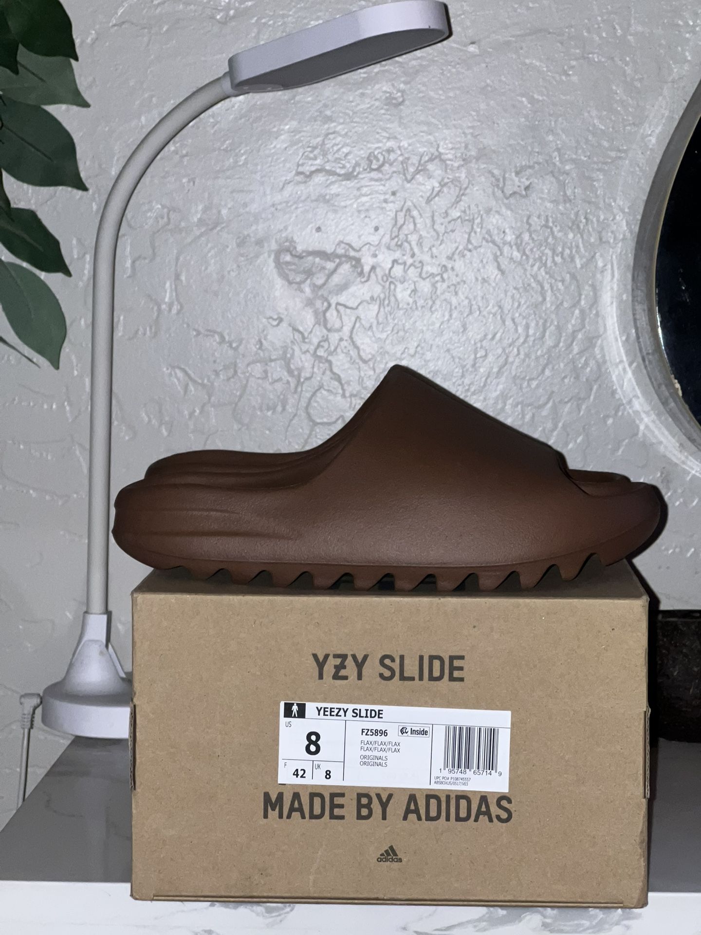 Adidas Yeezy Slide Flax Size 8 Men’s