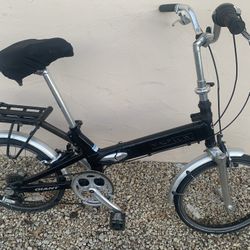 GIANT HALFWAY FOLDING BIKE