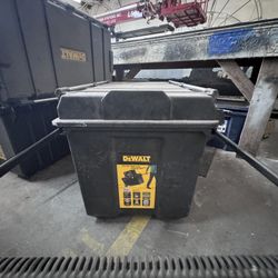 Dewalt Rolling Tool Box 38in 63 Gal 