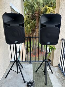 2 Dj speaker Samsung auro 15inch 2 stand 2 power plug 2 mackie bag firm on price