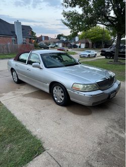 2004 Lincoln Town Car