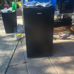 Mini Fridge 