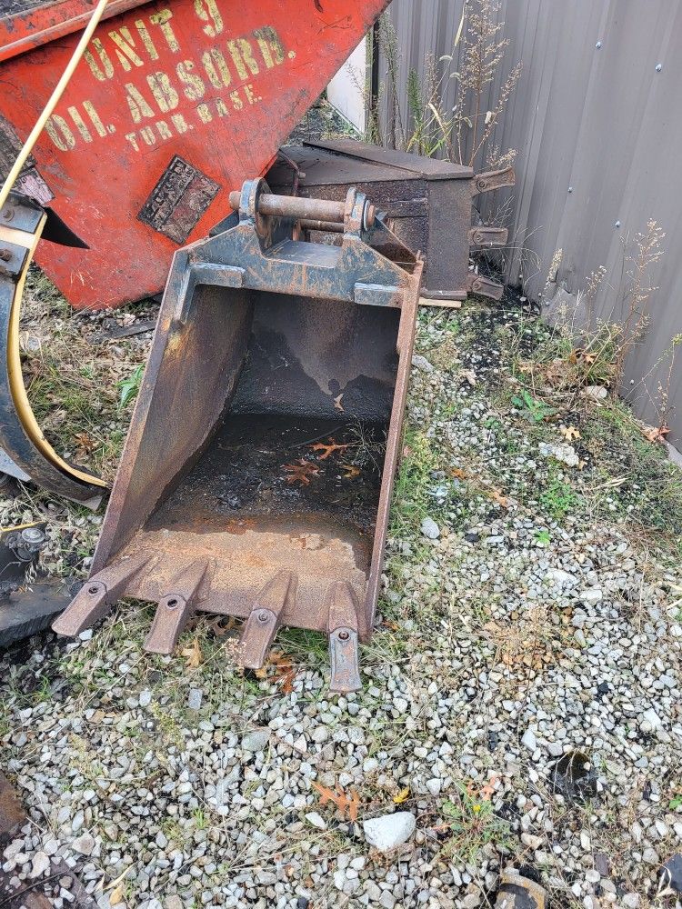 2 Rubber Tire Backhoe Buckets 