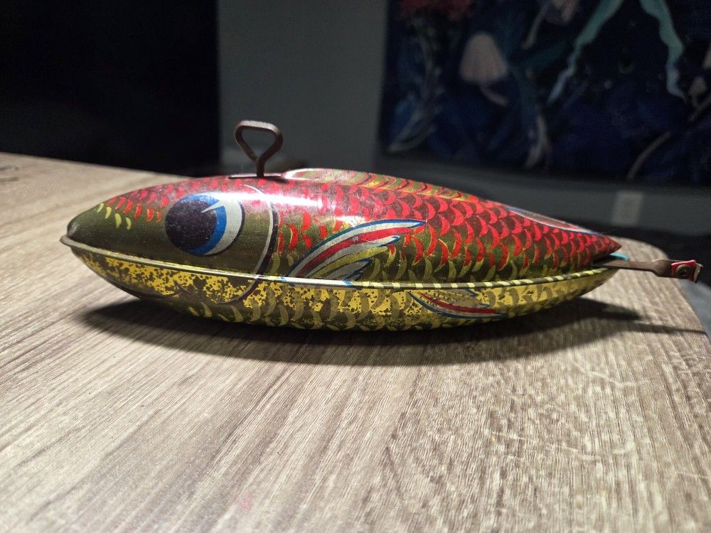 Vintage Tin Toy Fish with winding mechanism