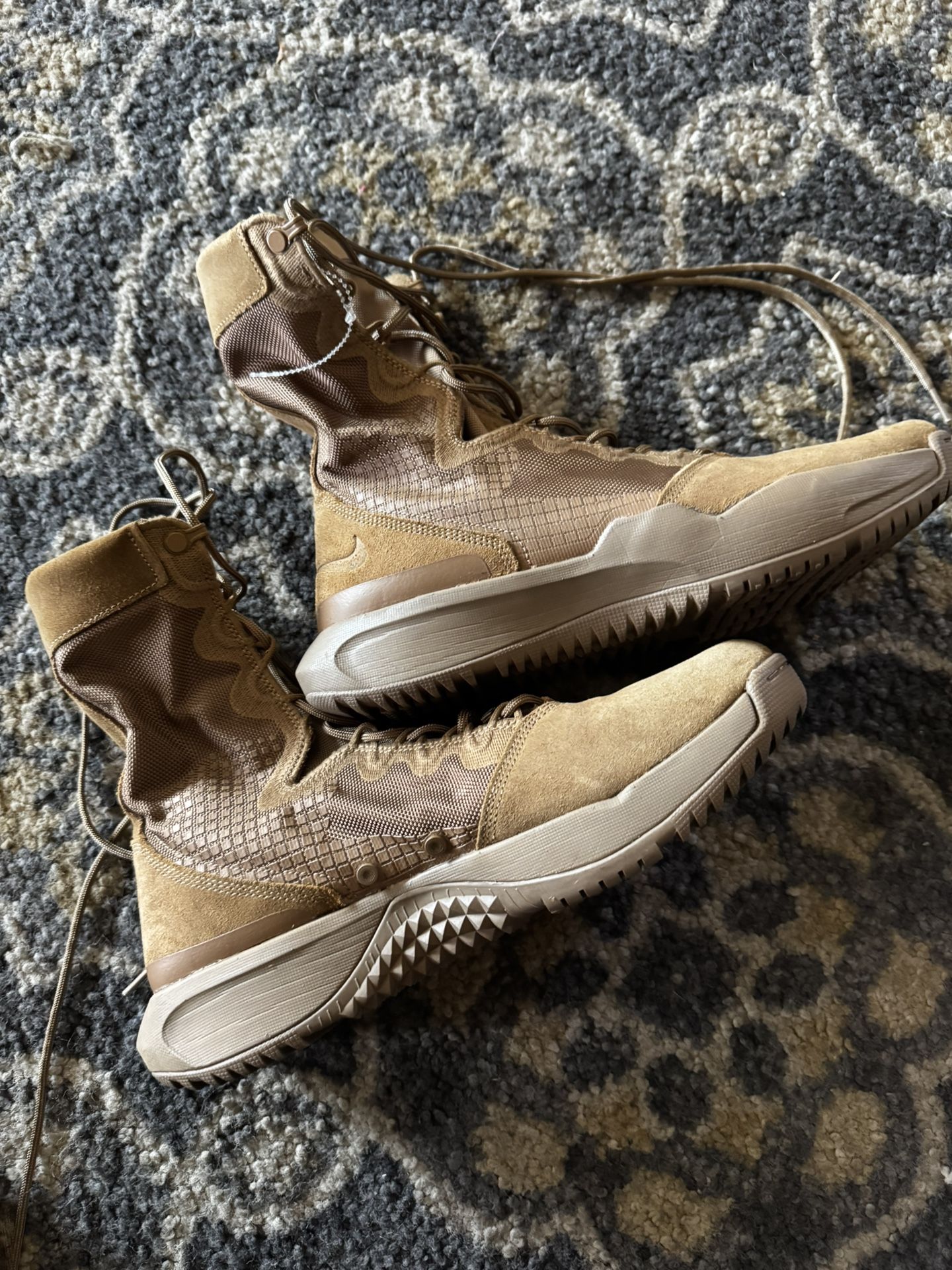 Boots, Nike , Keen, Lowa