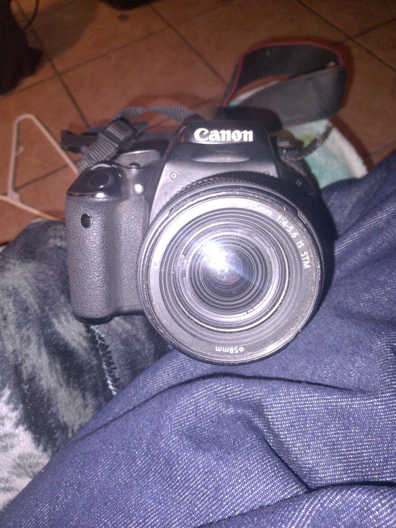 Canon EOS Rebel T3i 
