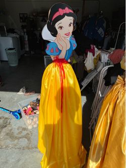 Disney Snow White Life-Size Party Decoration / Standee