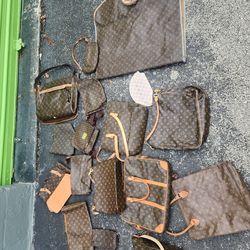 16 Vintage Handback, Wallets, Bags