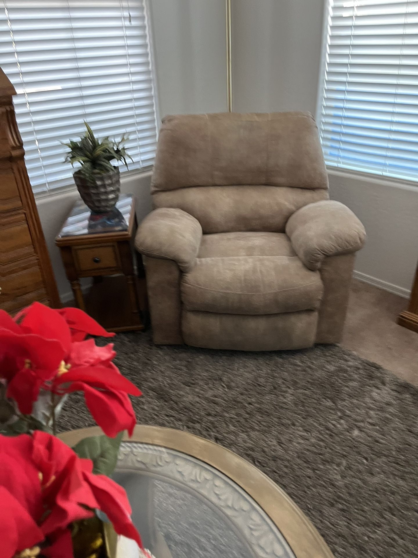 $100 For Each Lay-Z-Boy Rocker Recliner In Very Good Condition