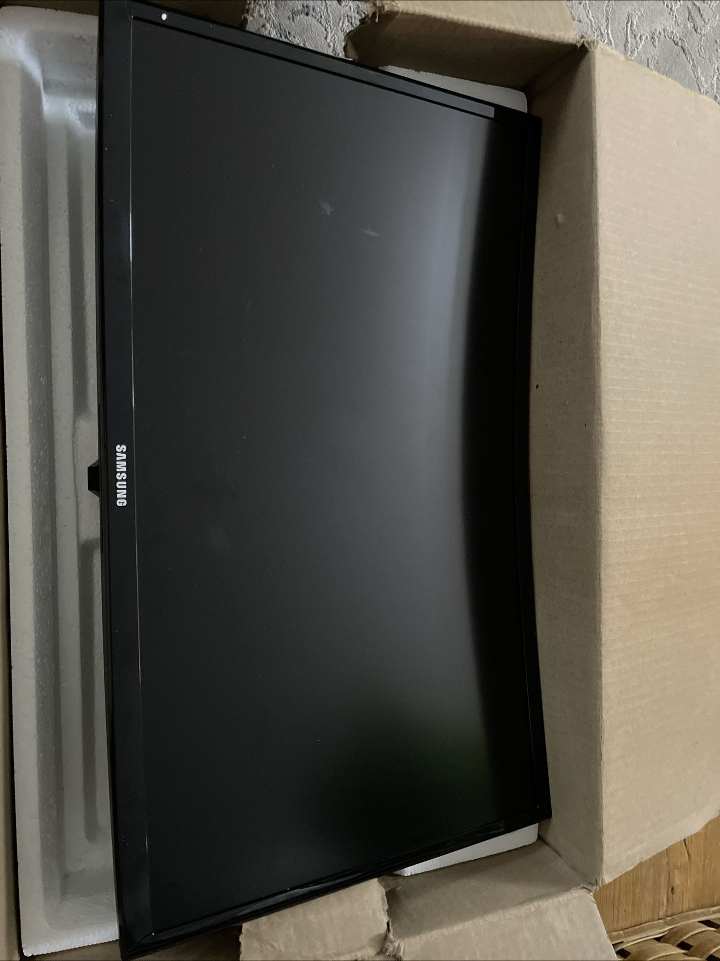 Samsung Curved Gaming Monitor 24 Inch CRG50