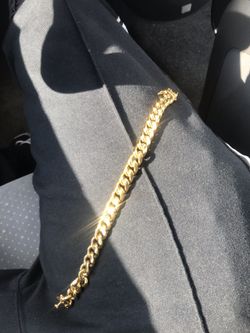 Gold cuban link bracket