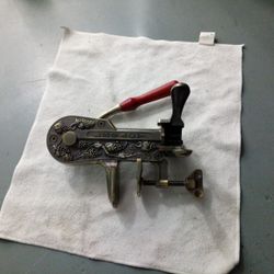 Roger Estate Grand Legacy Wine Opener