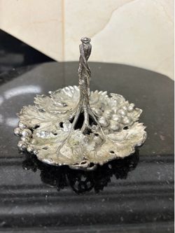 2000 Arthur Court Grapes & Honey Bee Aluminum Tidbit Dish Ring Holder