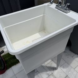 Brand new Landry sink  only 50,00