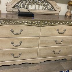  Dresser & Mirror Set