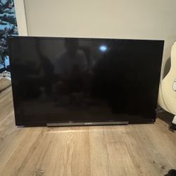 Sony TV 42 Inch w/ Chromecast 
