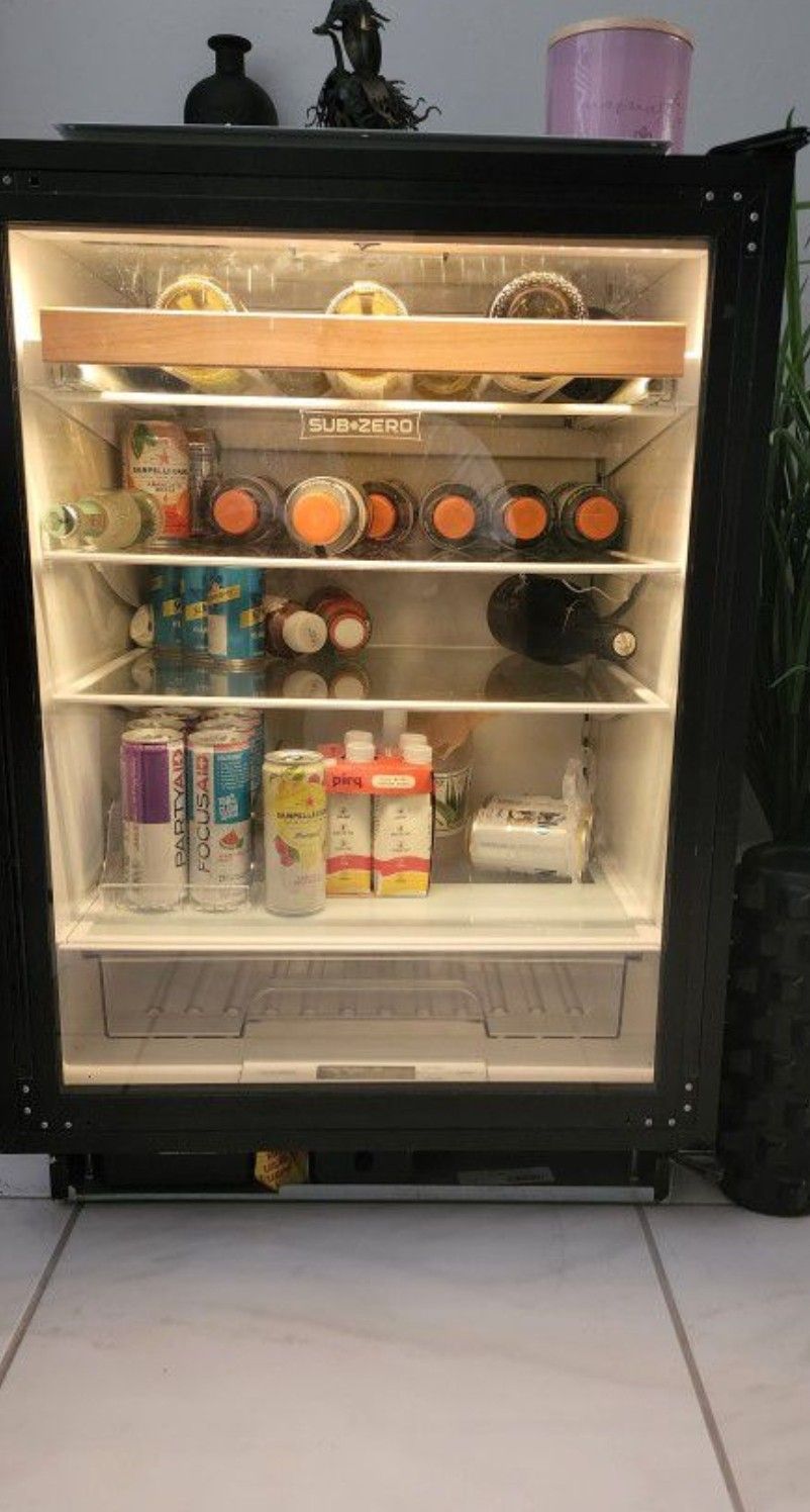 Sub-Zero Undercounter Fridge 