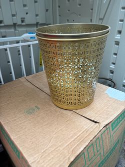 Former Airbnb clearance sale - reach out for individual pricing and items