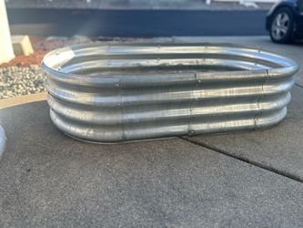 2 Aluminum planters