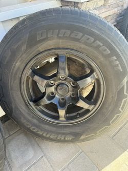 2002 Mitsubishi Montero Tires