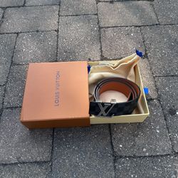 LV Mens Belt Size 34 