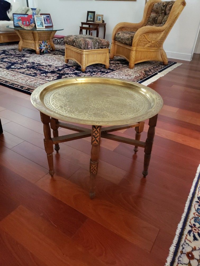 MOROCCAN  TABLE (ANTIQUE)