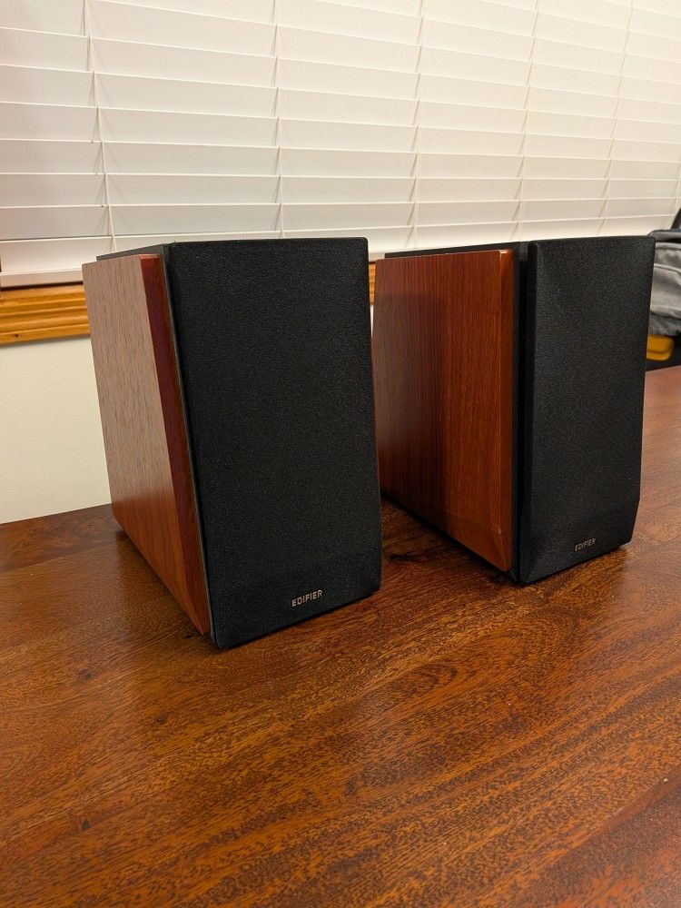 R1700bt Speakers