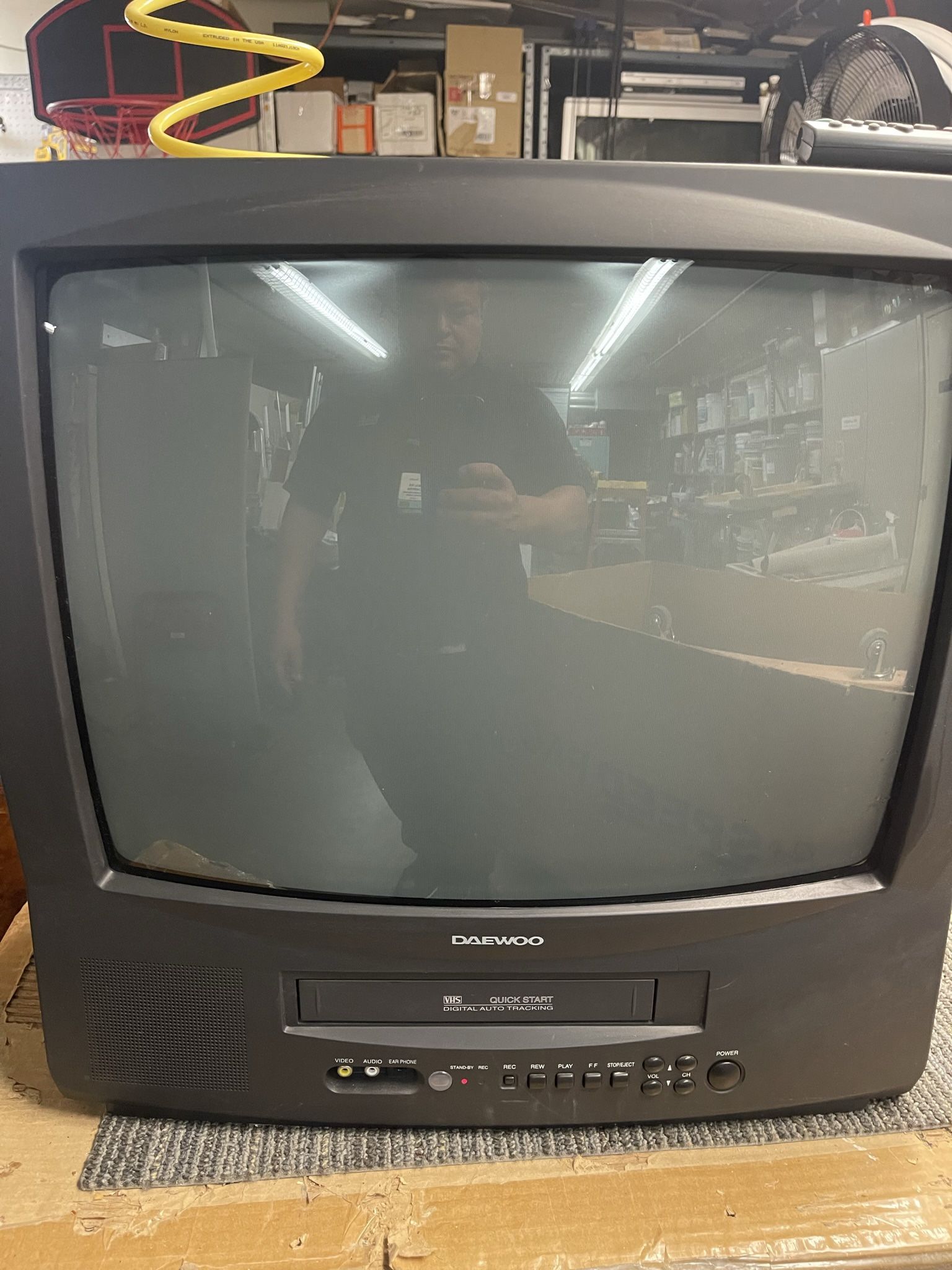 Daewoo 19 Inch Tvs VCR Combo