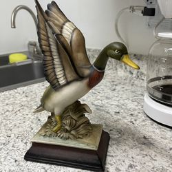 Statue ducky 